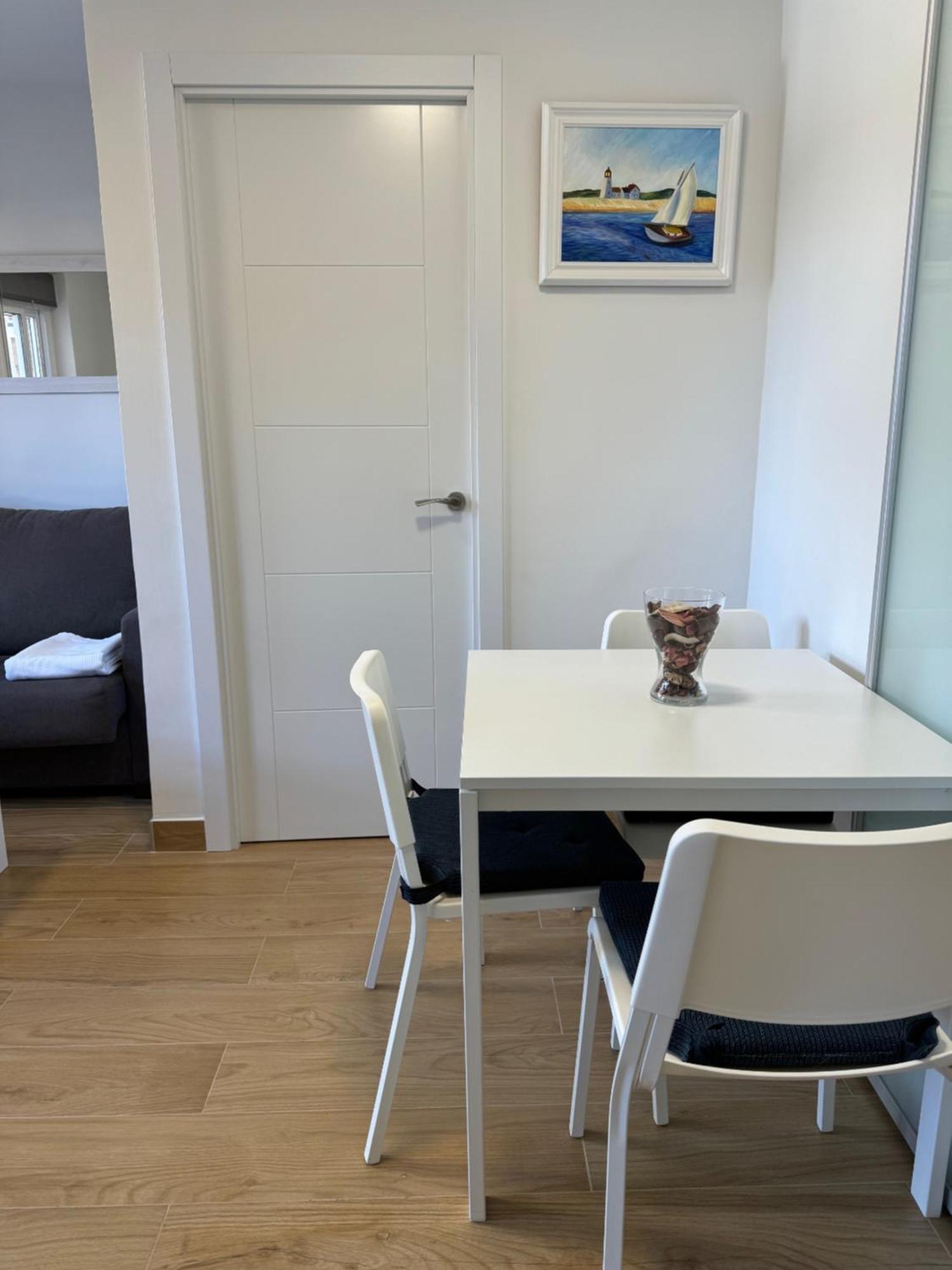 Mediterranean Malagueta Suite Malaga Exterior photo