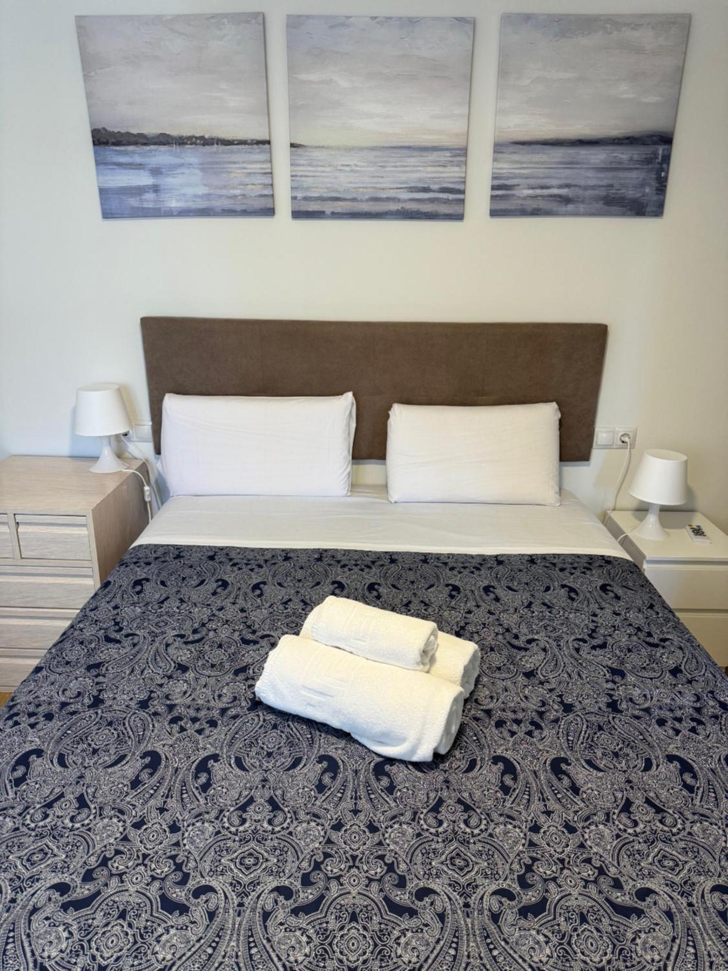 Mediterranean Malagueta Suite Malaga Exterior photo